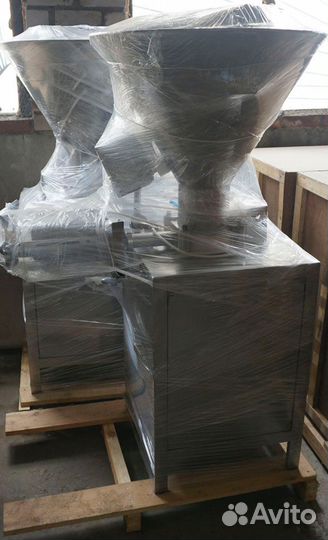 Шприц вакуумный колбасный, дозирующий шнековый