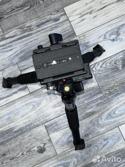 Штатив для фотоаппарата