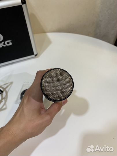 Студийный микрофон akg p420