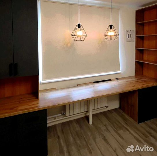 Рабочая зона в углу у окна