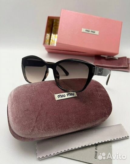 Солнцезащитные очки miu miu