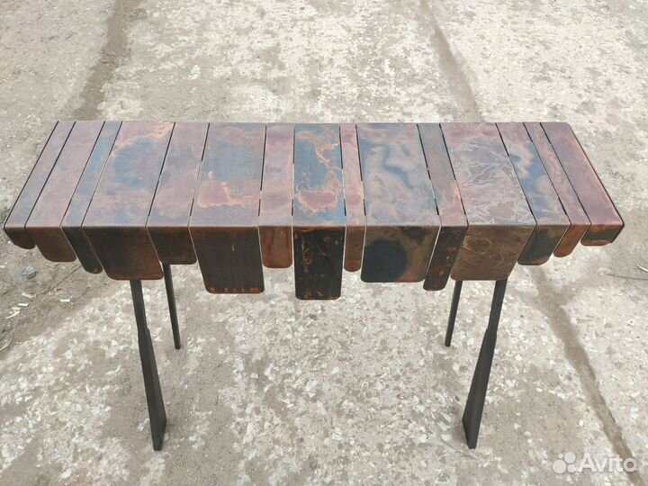 Дизайнерский столик