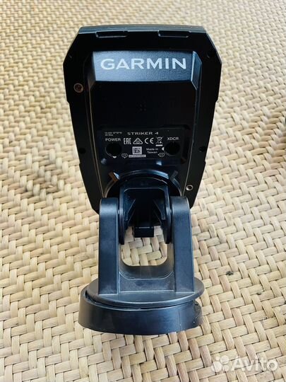 Навигатор Garmin Striker 4