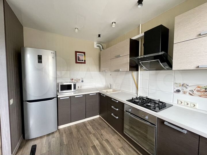 2-к. квартира, 54 м², 3/9 эт.