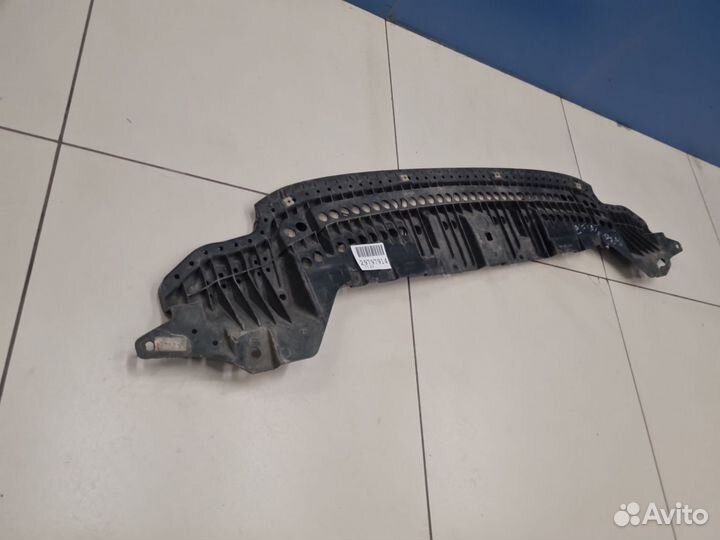 Пыльник двигателя центральный Toyota Corolla E18 2