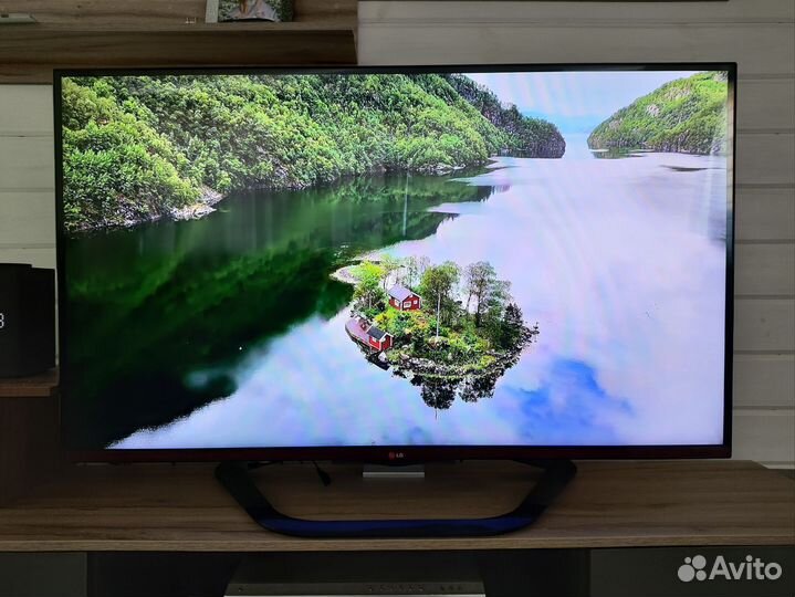 Телевизор LG 3D 140см