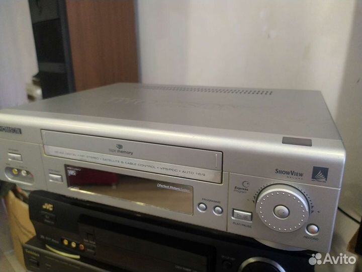 Видеомагнитофон Hi-Fi Thomson