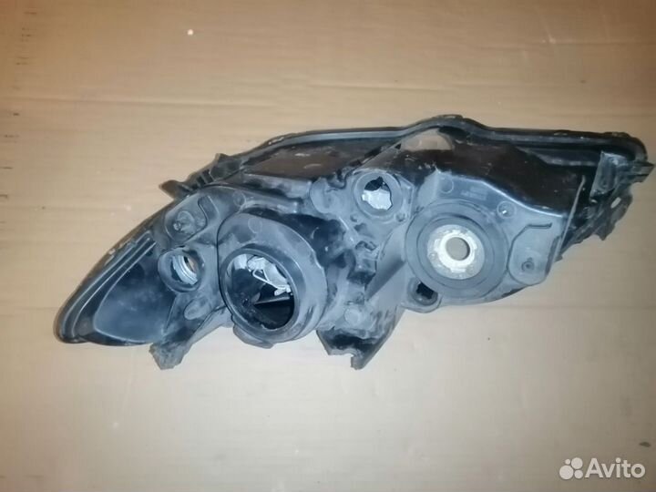 Фара Mazda Axela правая