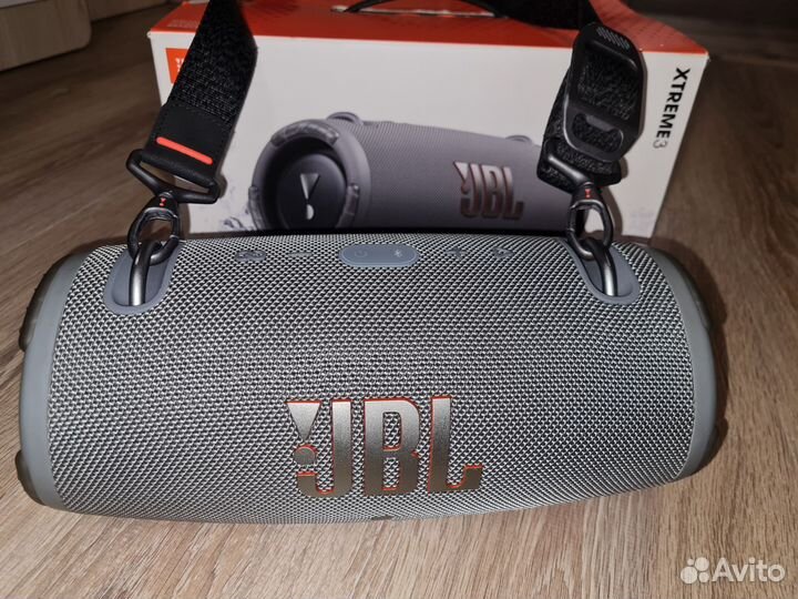 Портативная колонка JBL