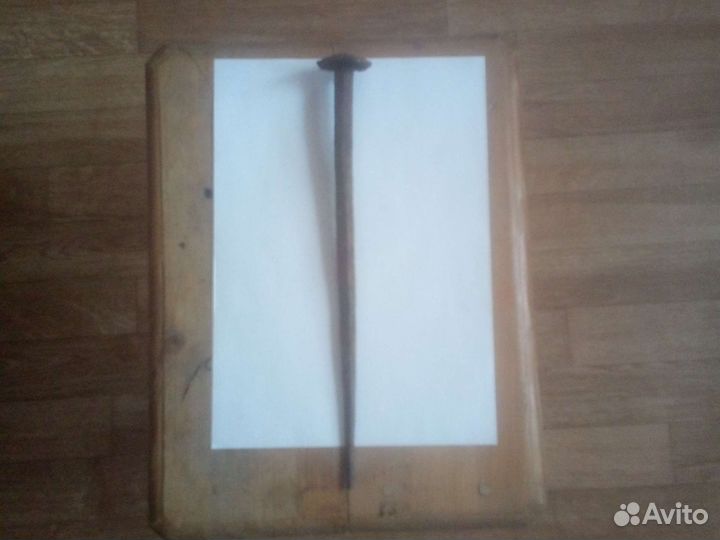 Кованный гвоздь старинный