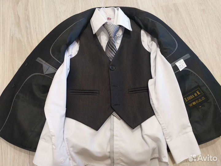 Костюм тройка
