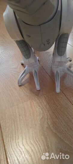 Робот динозавр