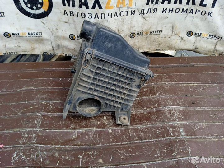 Корпус воздушного фильтра Ford Scorpio 2.0 1988