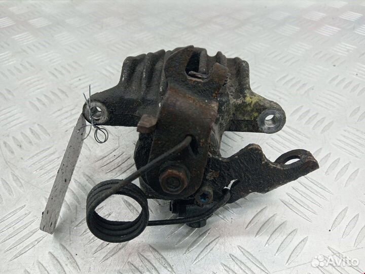 Суппорт задний левый для Audi A4 B5 8E0615423