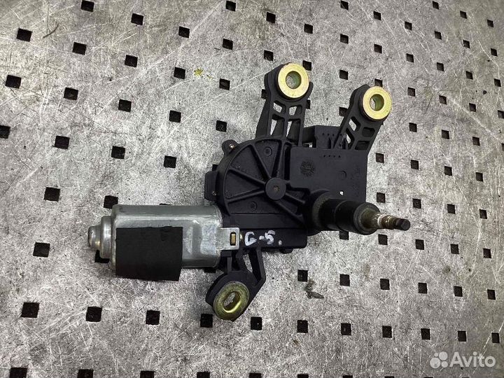 Моторчик стеклоочистителя задний Volkswagen Golf P