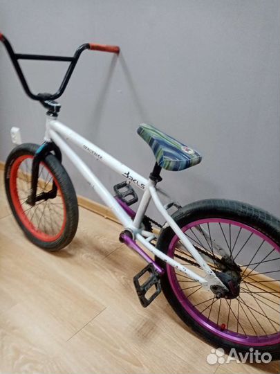 Трюковой велосипед bmx