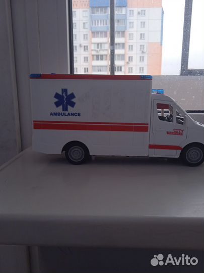 Машинка скорая помощь