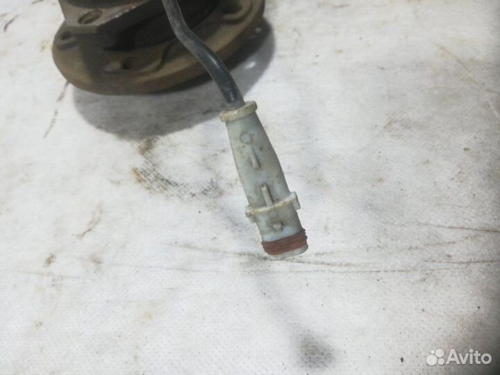 Ступица передняя Opel Astra H