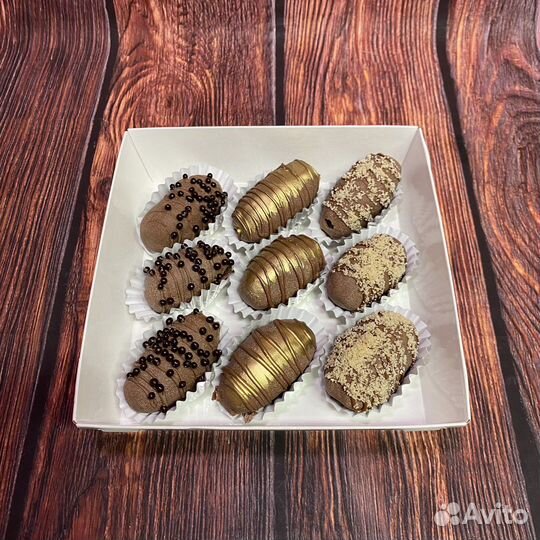 Финики Королевские с жареным фундуком в шоколаде