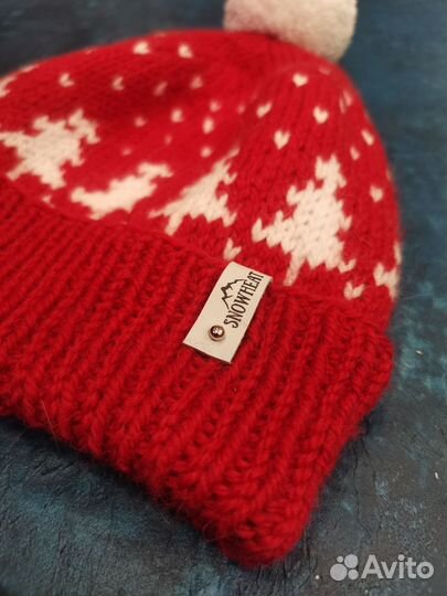 Зимняя тёплая шапочка с новогодним елочками