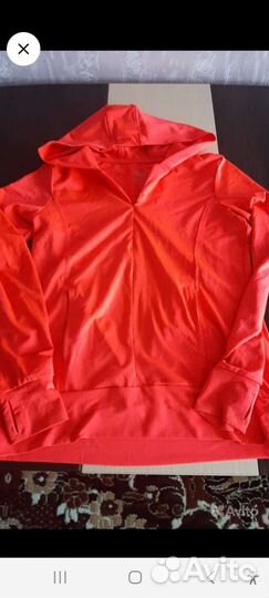 Спортивная кофта с капюшоном