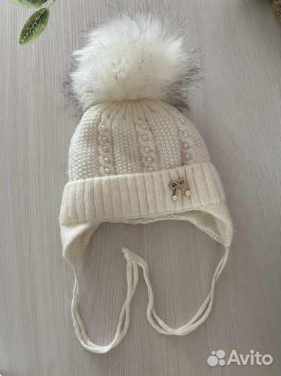 Шапка, носки, слюнявчик