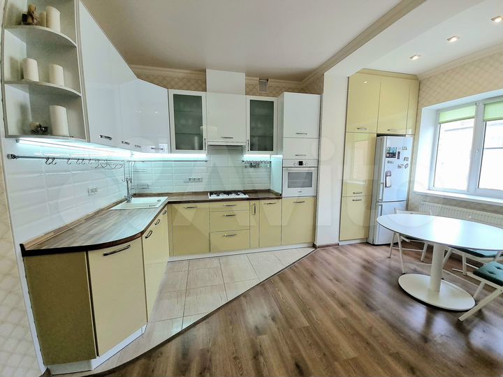 2-к. квартира, 63 м², 2/3 эт.