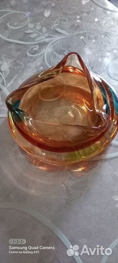 Продам пепельницы 2 шт