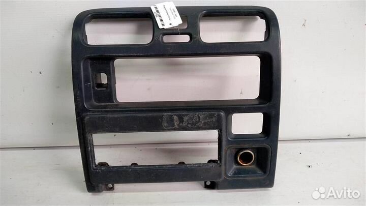 Рамка магнитолы Toyota Hiace H100