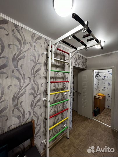 Шведская стенка с турником и брусьями