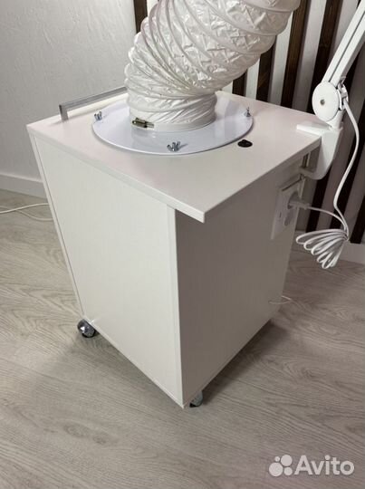 Вытяжка пылесос для маникюра и педикюра