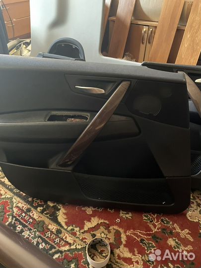 Дверные карты BMW e83 левый руль