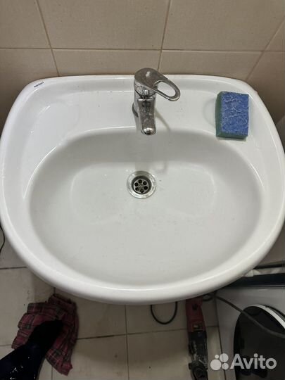 Раковина с пьедисталом