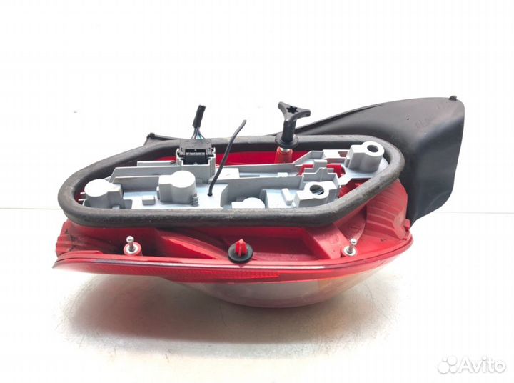 Фонарь задний левый Renault Modus 1.6 I 2004