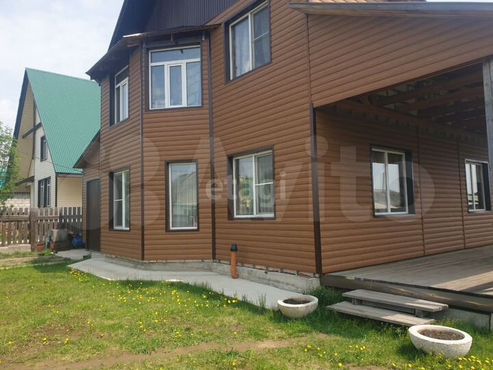 Дом 199 м² на участке 15 сот.