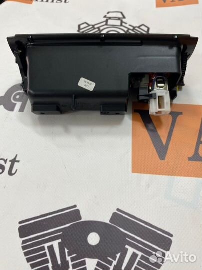 Пепельница Vw Passat B6 3.2 2007