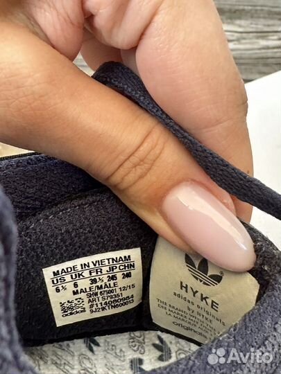 Кроссовки adidas