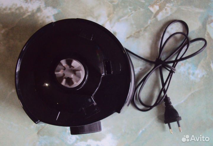 Блендер настольный vitek-VT8511 BK