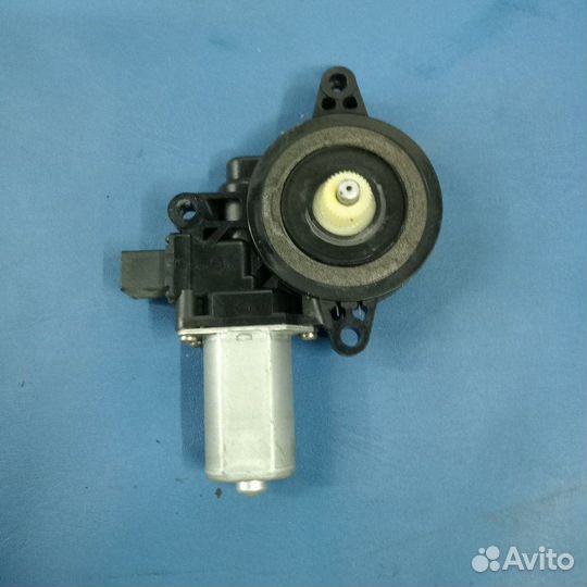 Моторчик стеклоподъемника пер. правый Mazda 3 Bl