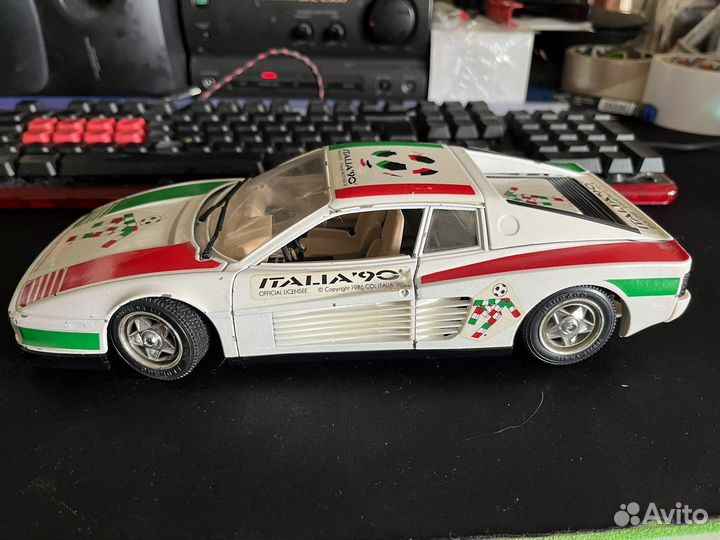 1:18 burago Ferrari Testarossa (1984) Italia 90