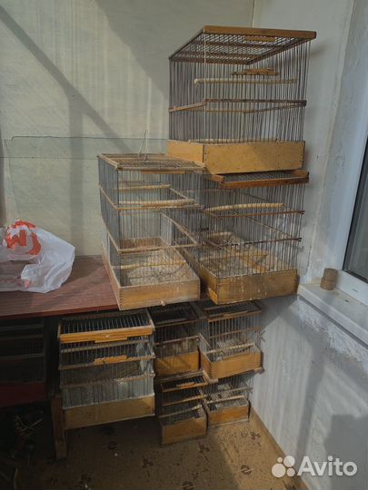 Клетки для птиц деревянные, пластиковые
