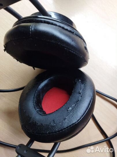 Проводные наушники с микрофоном