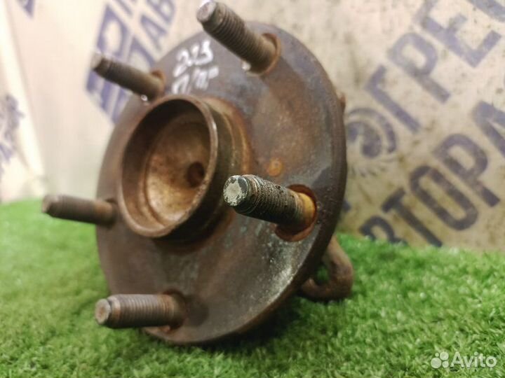 Ступица передняя правая Toyota Mark X седан 2.5