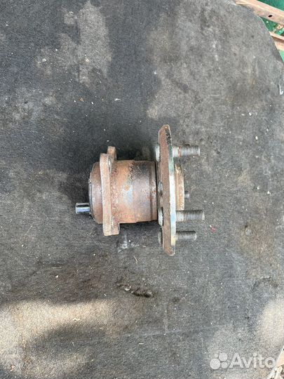 Ступица задняя Toyota Camry 40