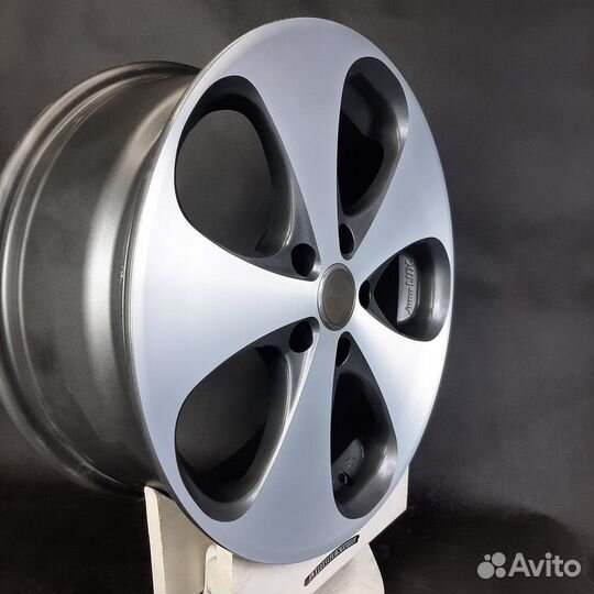 Литые диски R17 5x114.3 juno LUX арт. 99-113