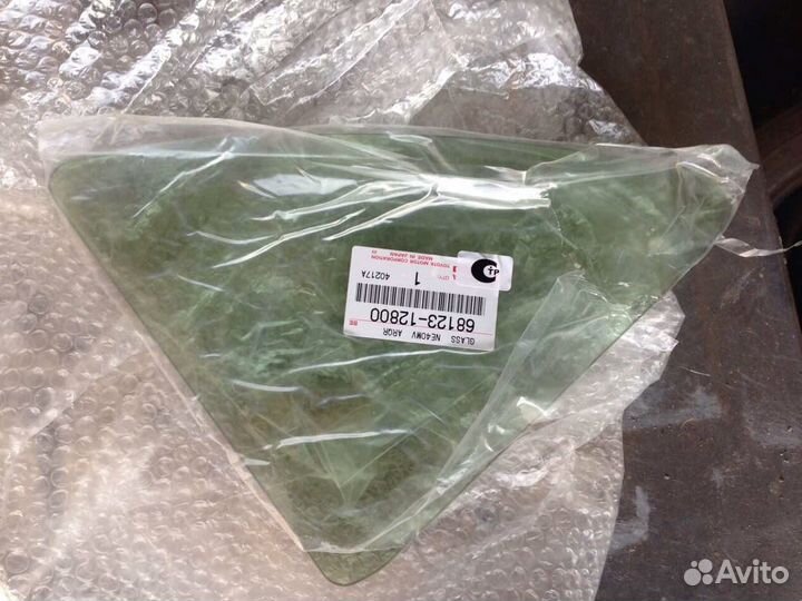 Toyota Corolla 150 задняя форточка R