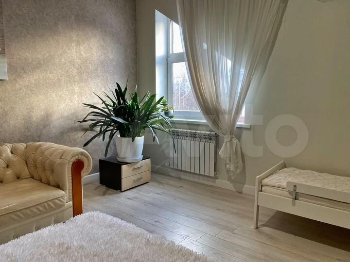 Дом 178 м² на участке 6 сот.