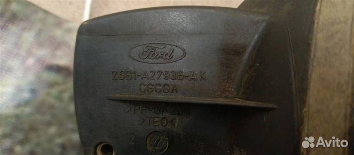 Лючок бензобака ниша Ford Fusion 2002-2012