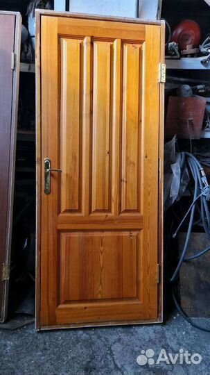 Двери б/у массив