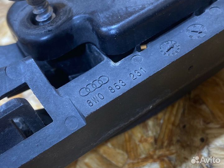 Кронштейн (крепление) Audi A4 B9 2016 8W0853231